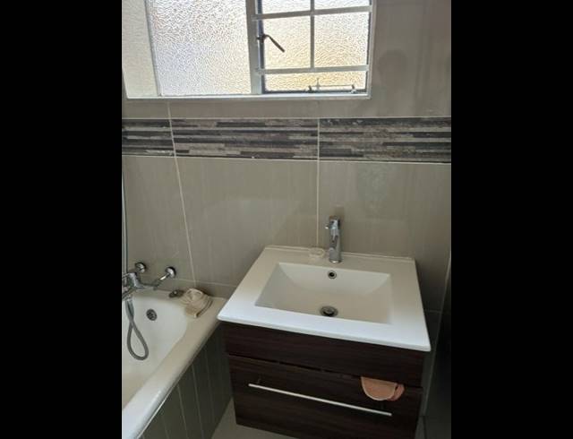 5 BEDROOM HOUSE FOR SALE IN HURLYVALE